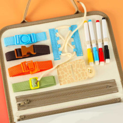 Senzorické zmyslové montessori manipulačné dosky dinosaurus prípad