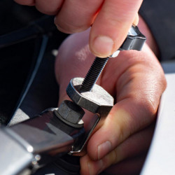 Sťahovák na ramená stierača