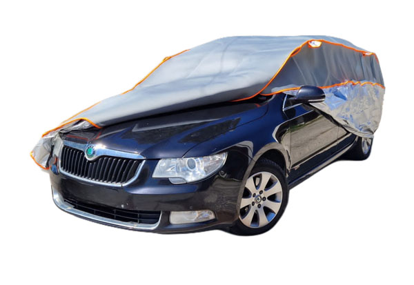 plachta na aute combi chráni proti krupám